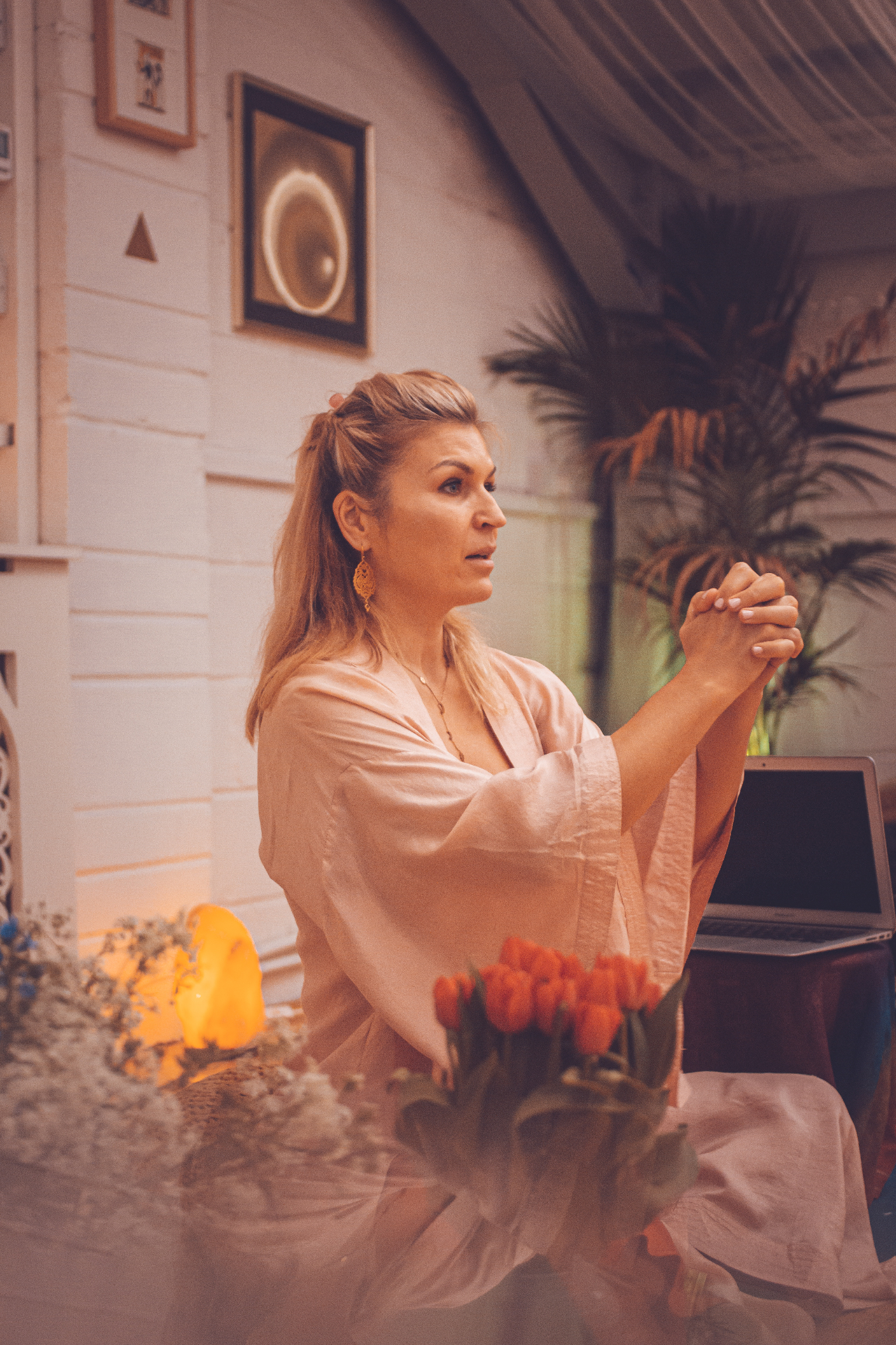 Marija Marali in prayer